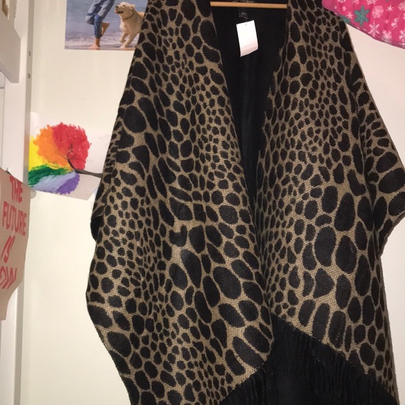Leopard pattern shawl - Picture 6 of 8